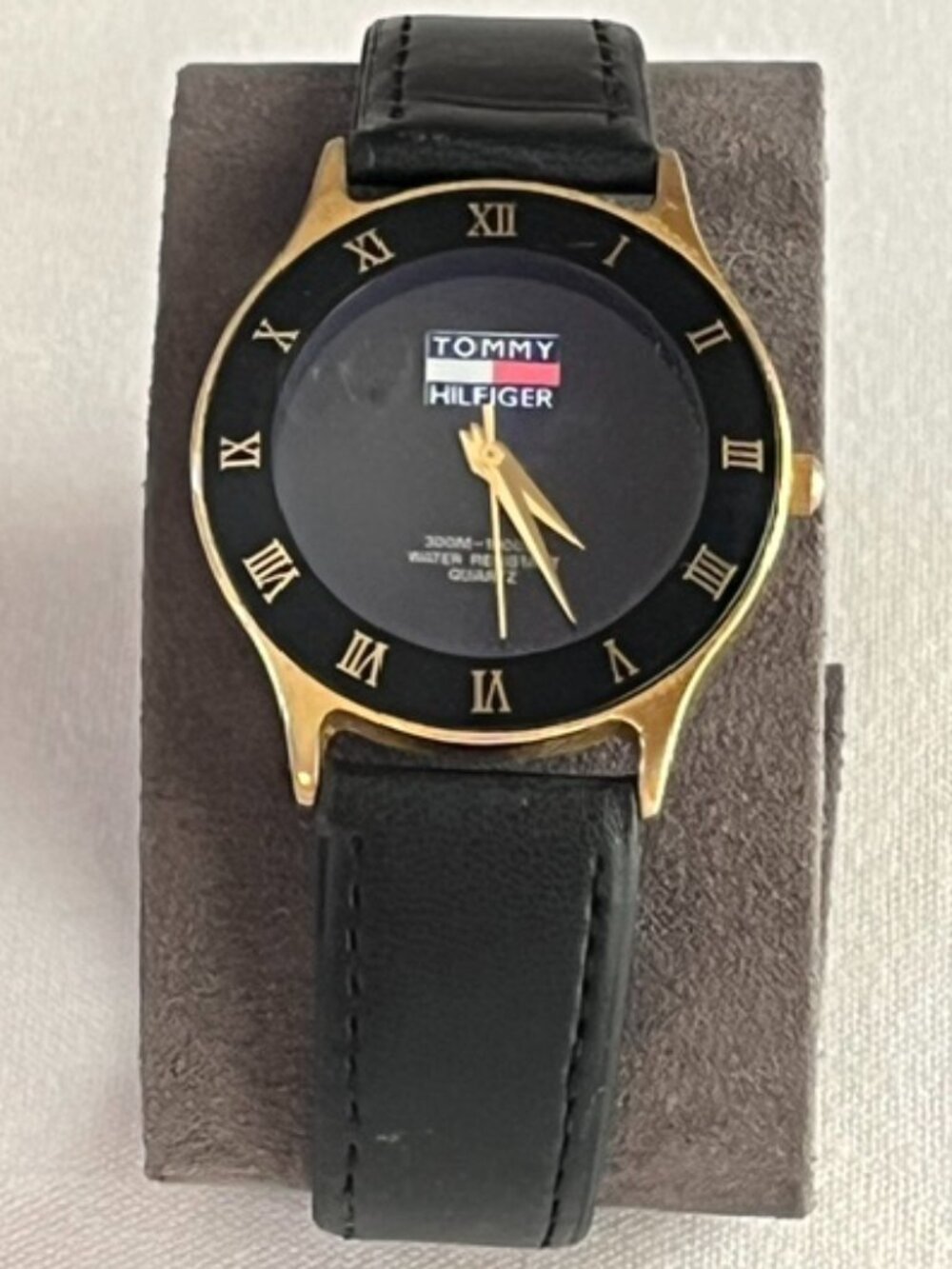 TOMMY HILFIGER | Men's Watch Unisex Black Leather Band Blue Dial-EUC-NEW Battery
